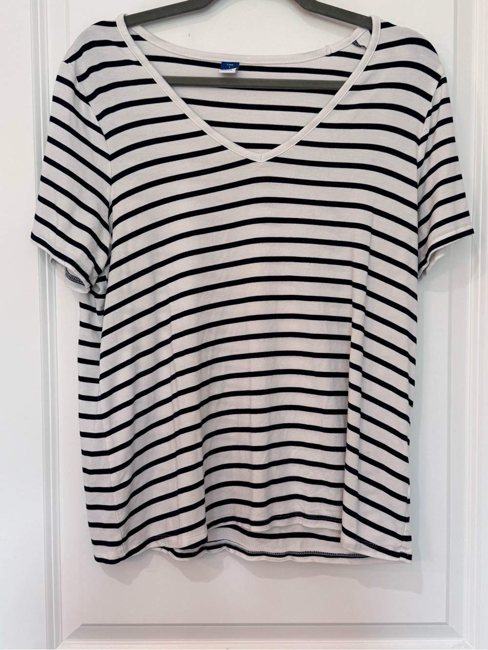 Old Navy Navy & White Striped V-Neck Short Sleeve Tee